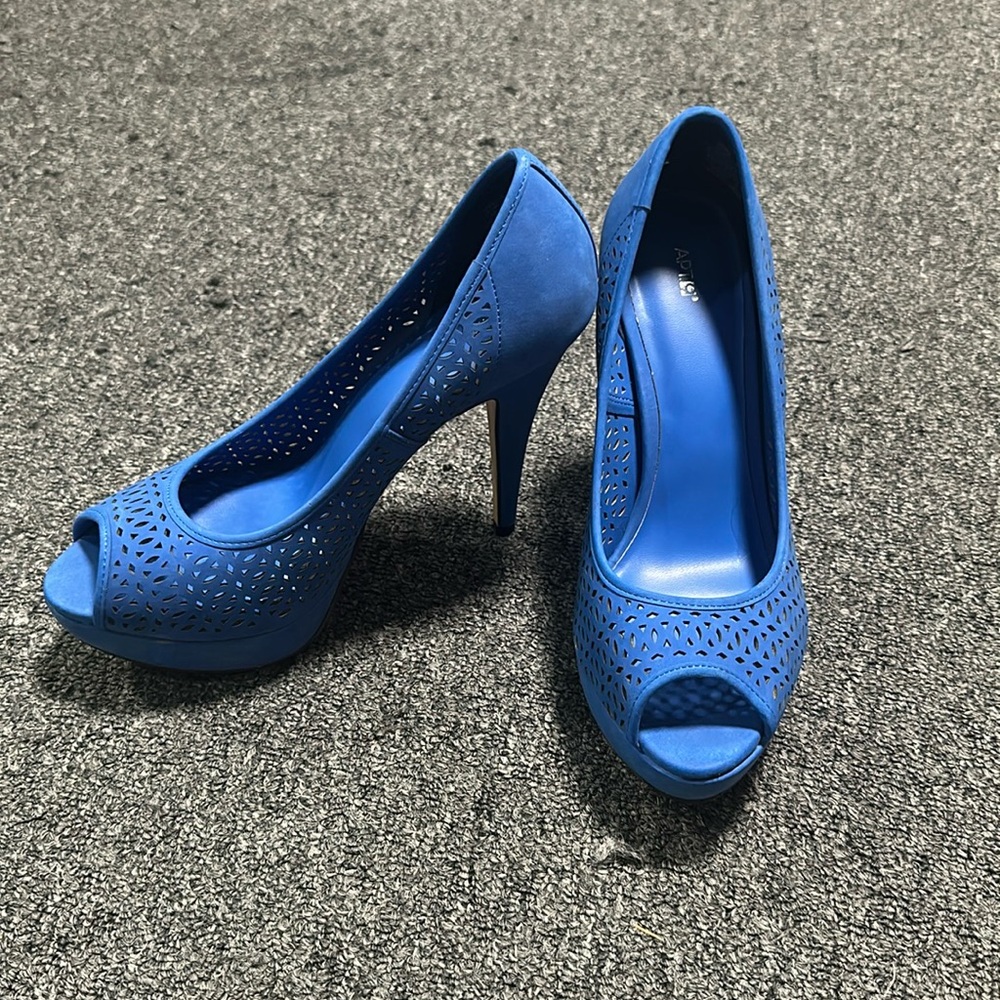 Apt 9 Blue Heels (8)